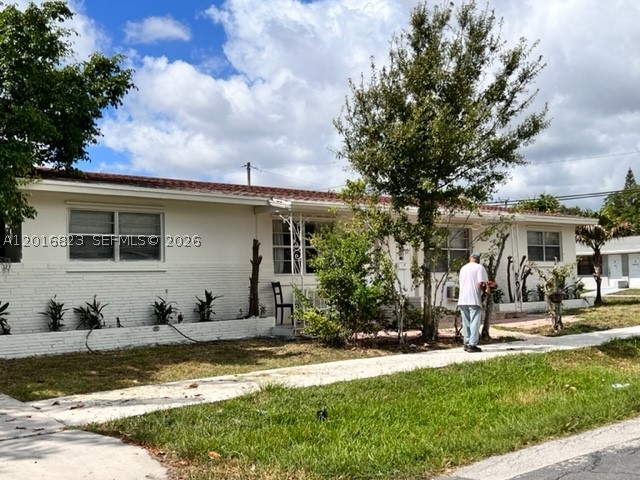 Hallandale Beach photo 1
