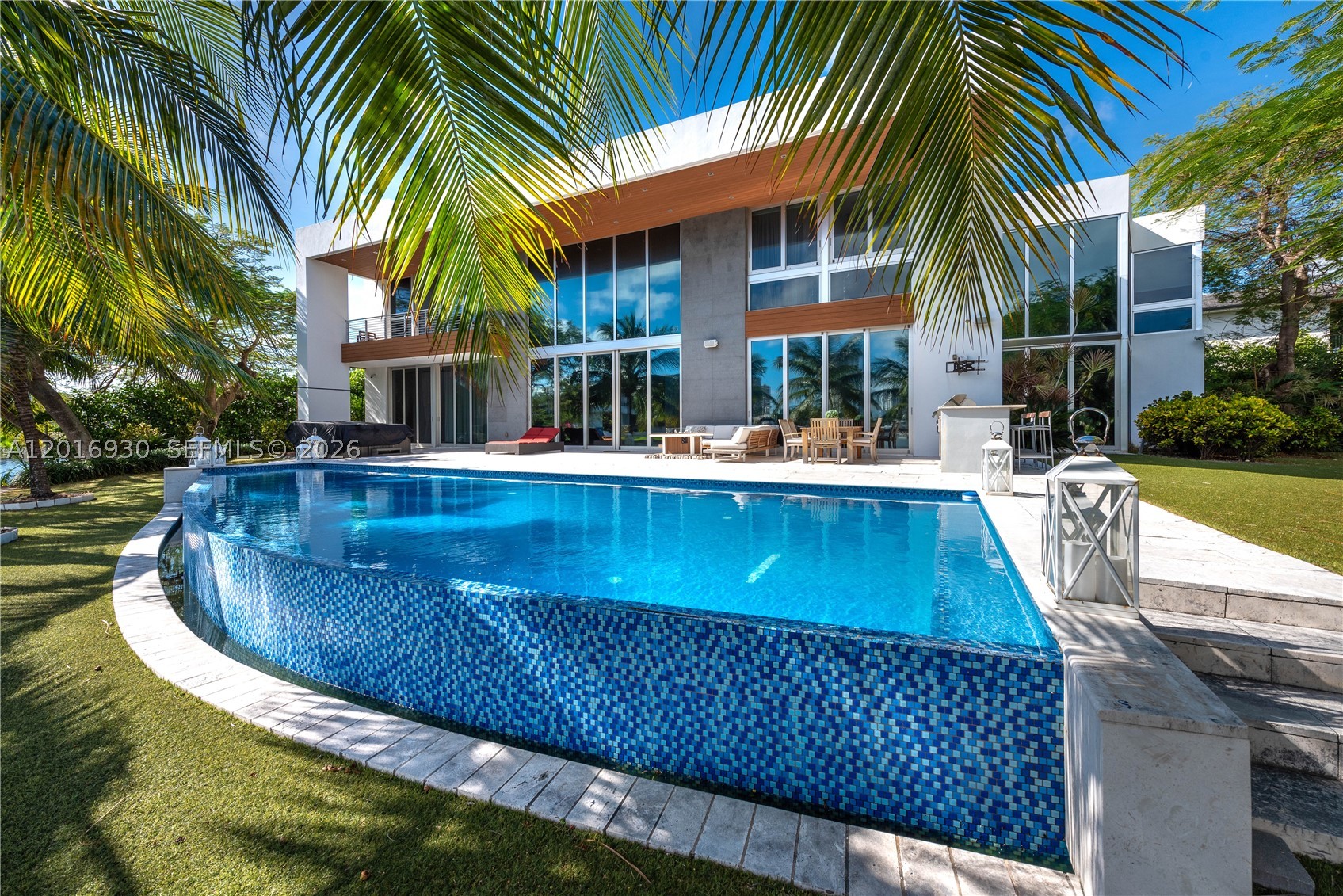 Hallandale Beach photo 1