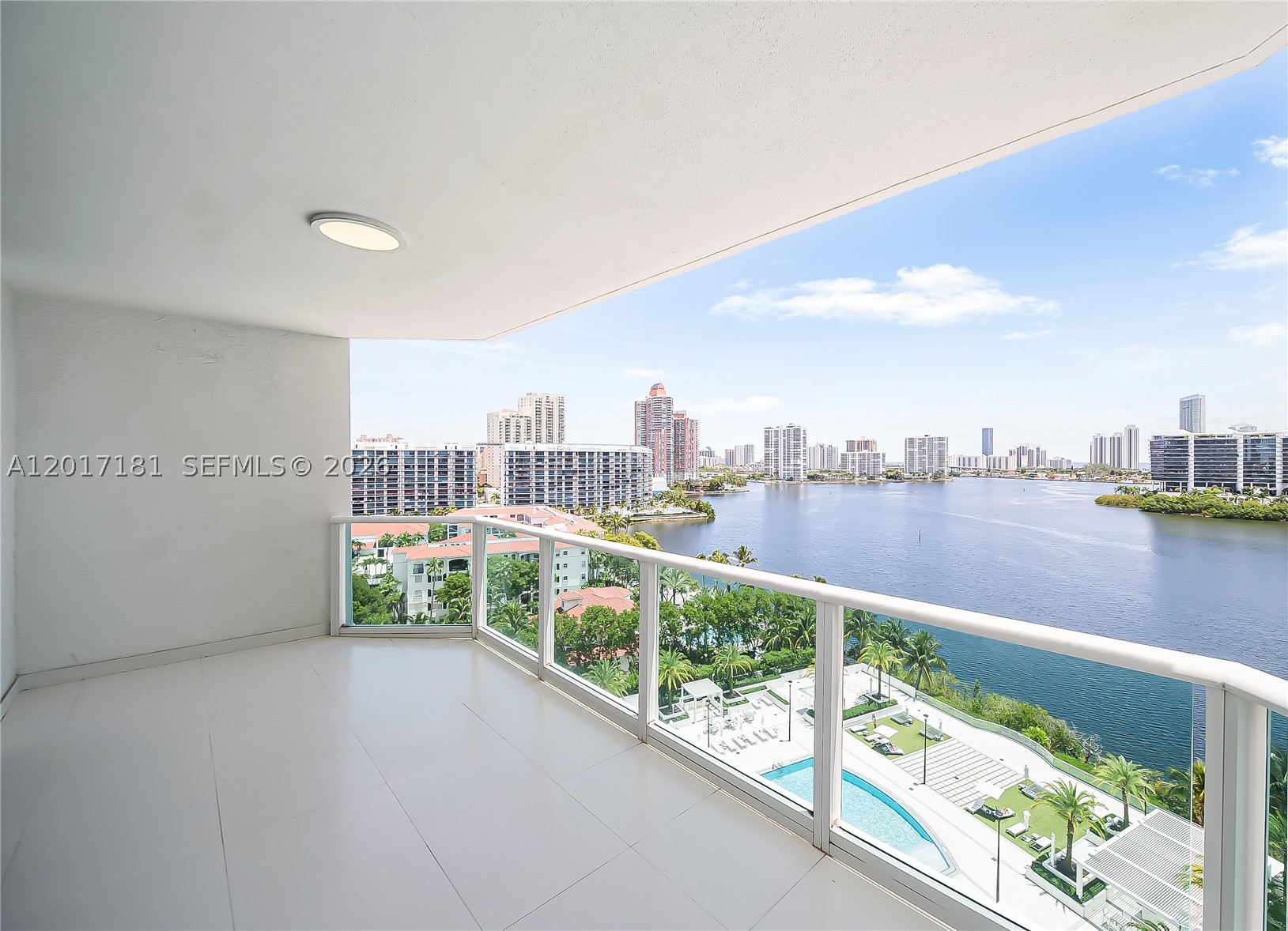 Aventura photo 2