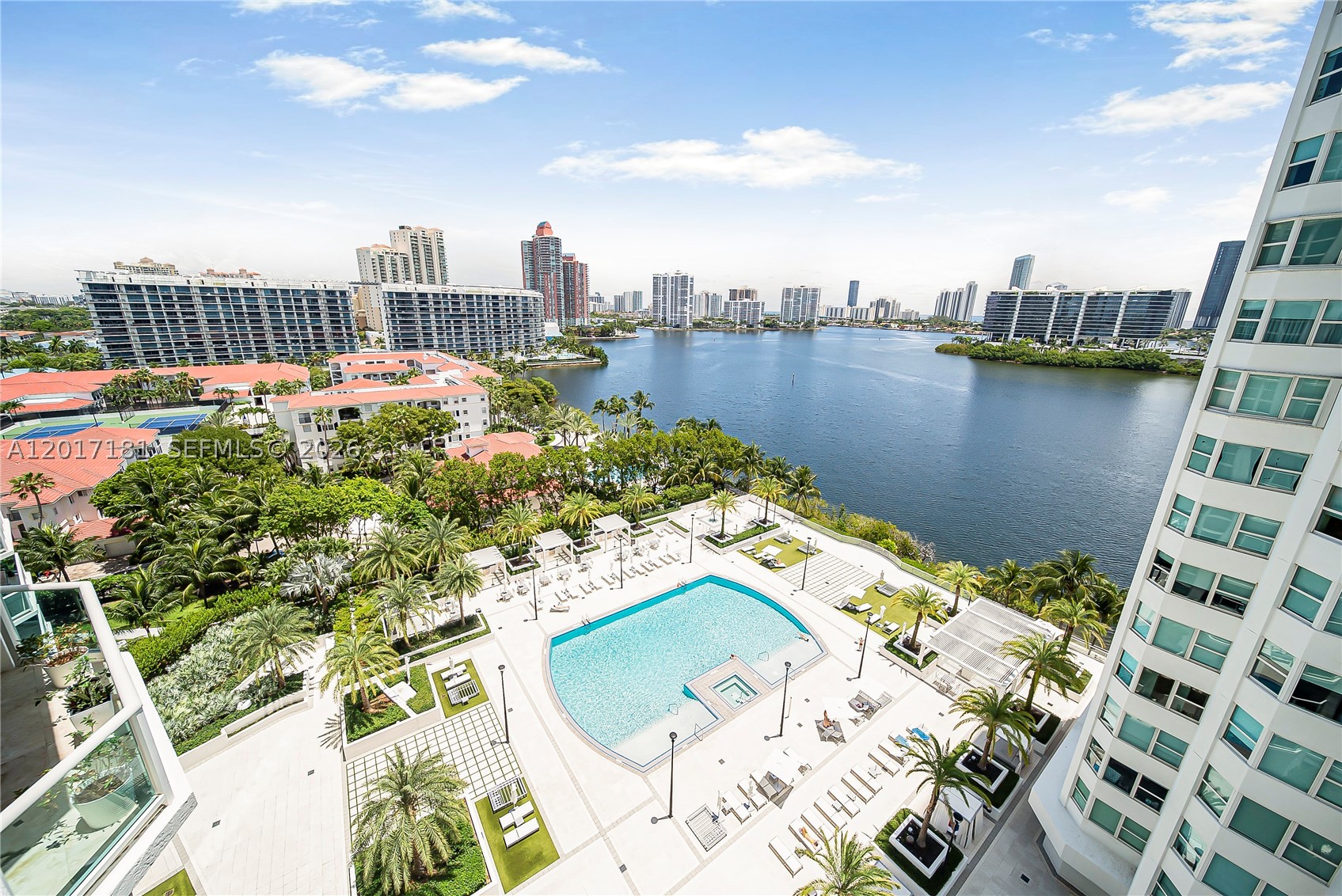 Aventura photo 4