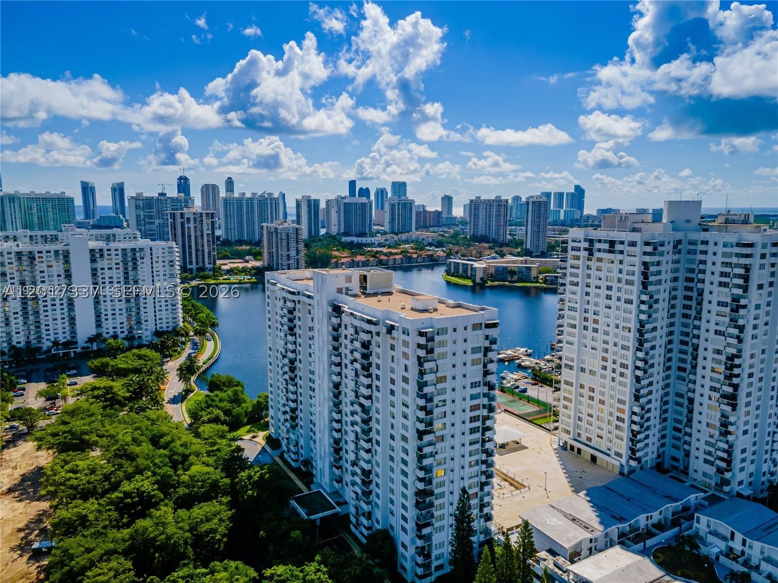Aventura photo 1