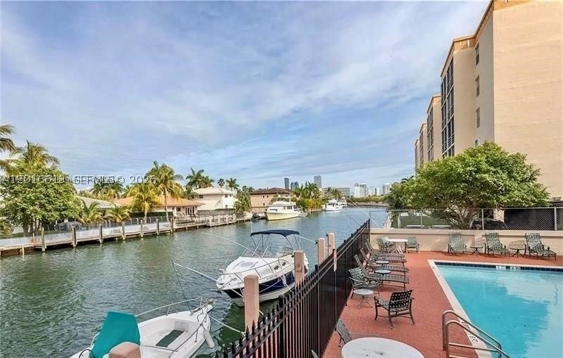 North Miami Beach photo 2