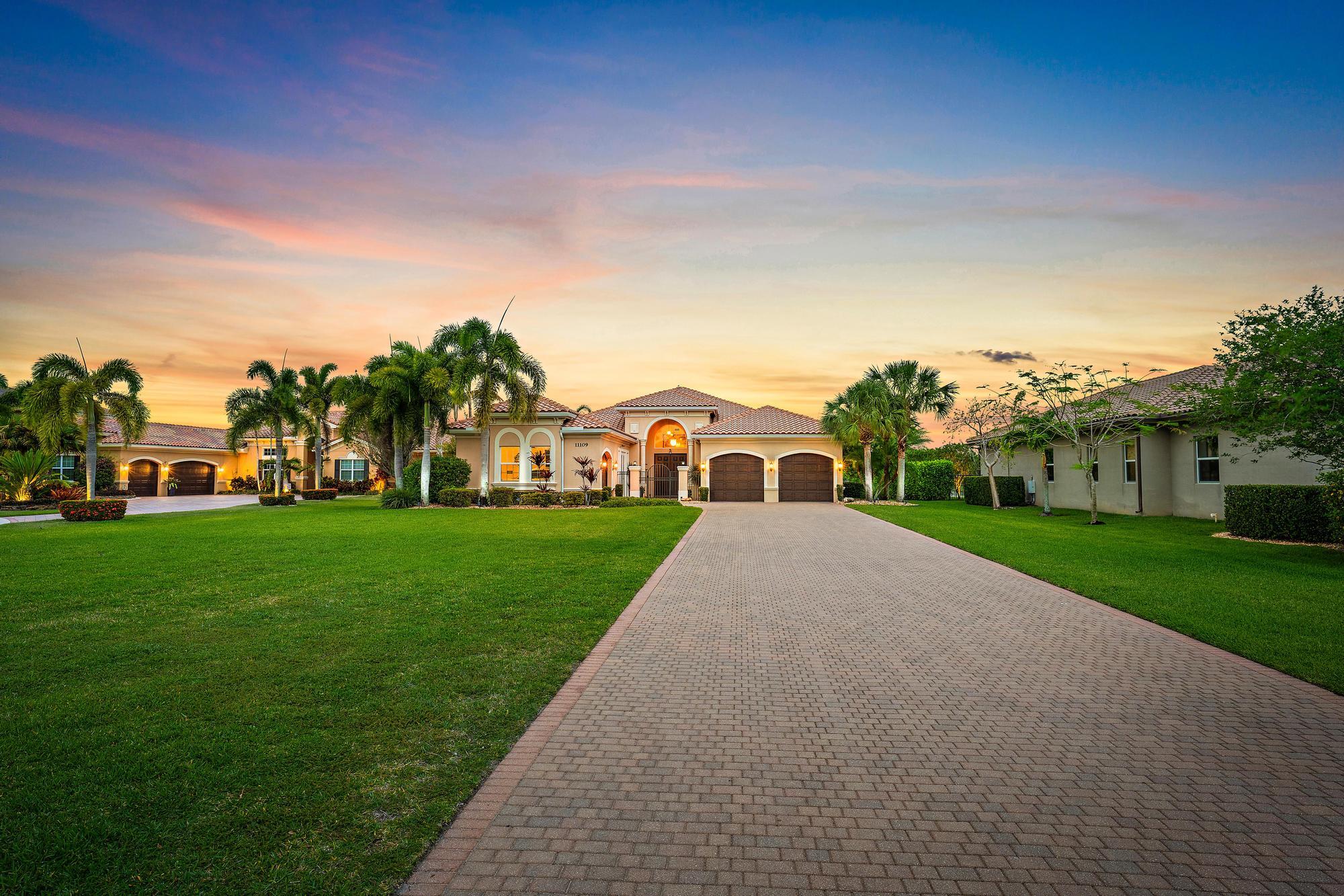 Palm Beach Gardens photo 1