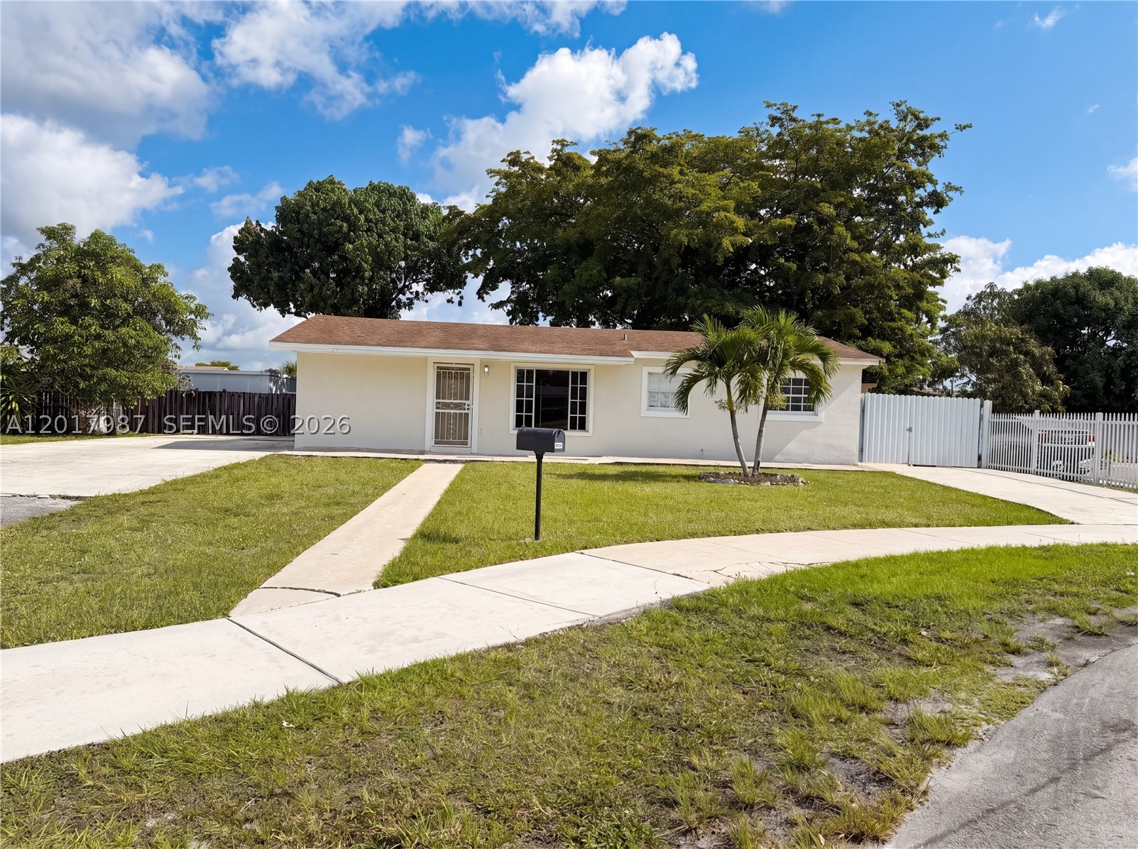 Miami Gardens photo 1