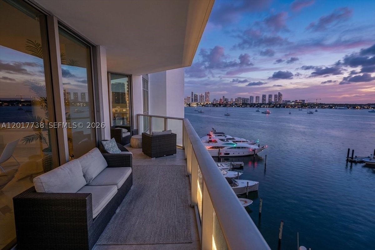 North Miami Beach photo 1