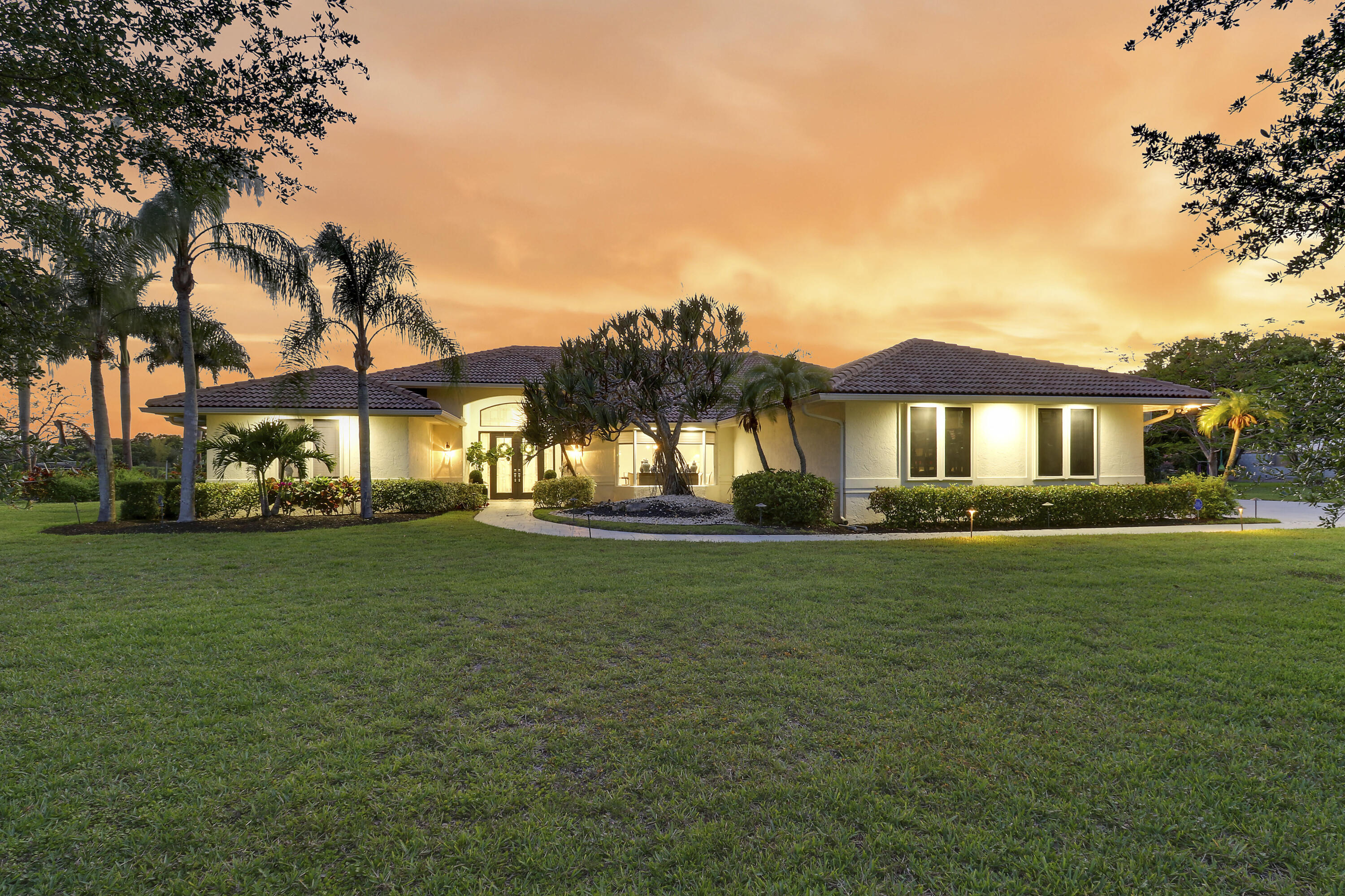 Palm Beach Gardens photo 1