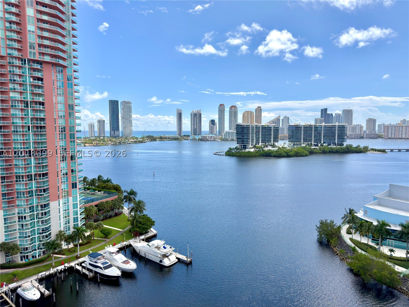 Aventura photo 2