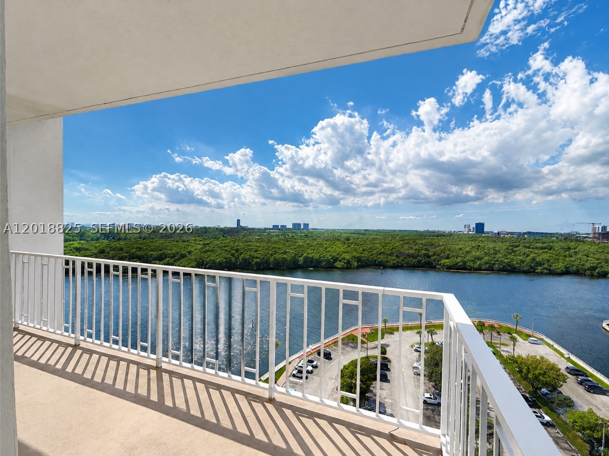 Sunny Isles Beach photo 2