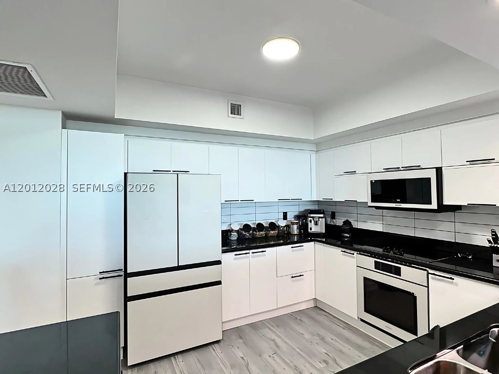North Miami photo 1