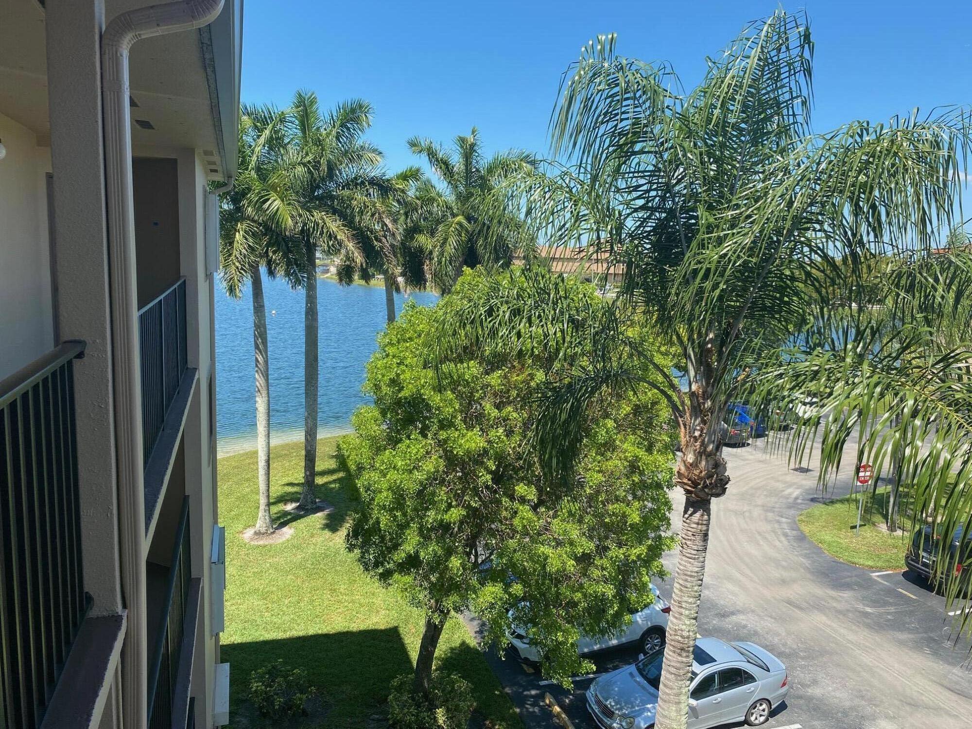 Pembroke Pines photo 4