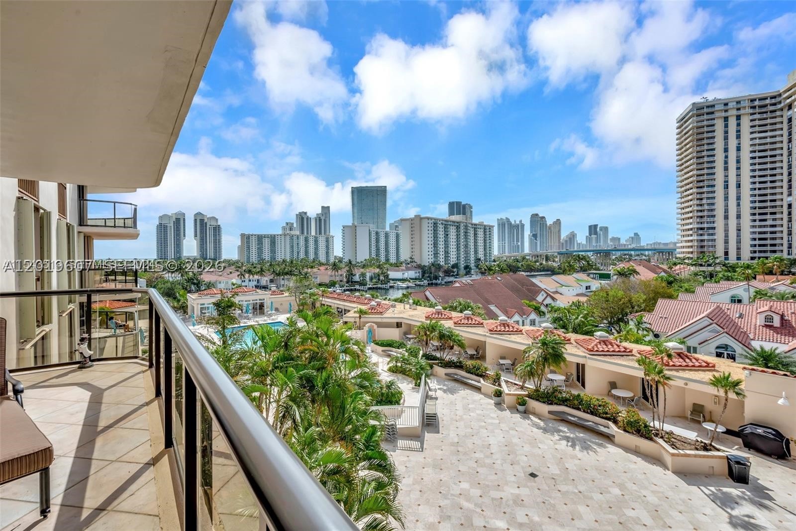 Aventura photo 3