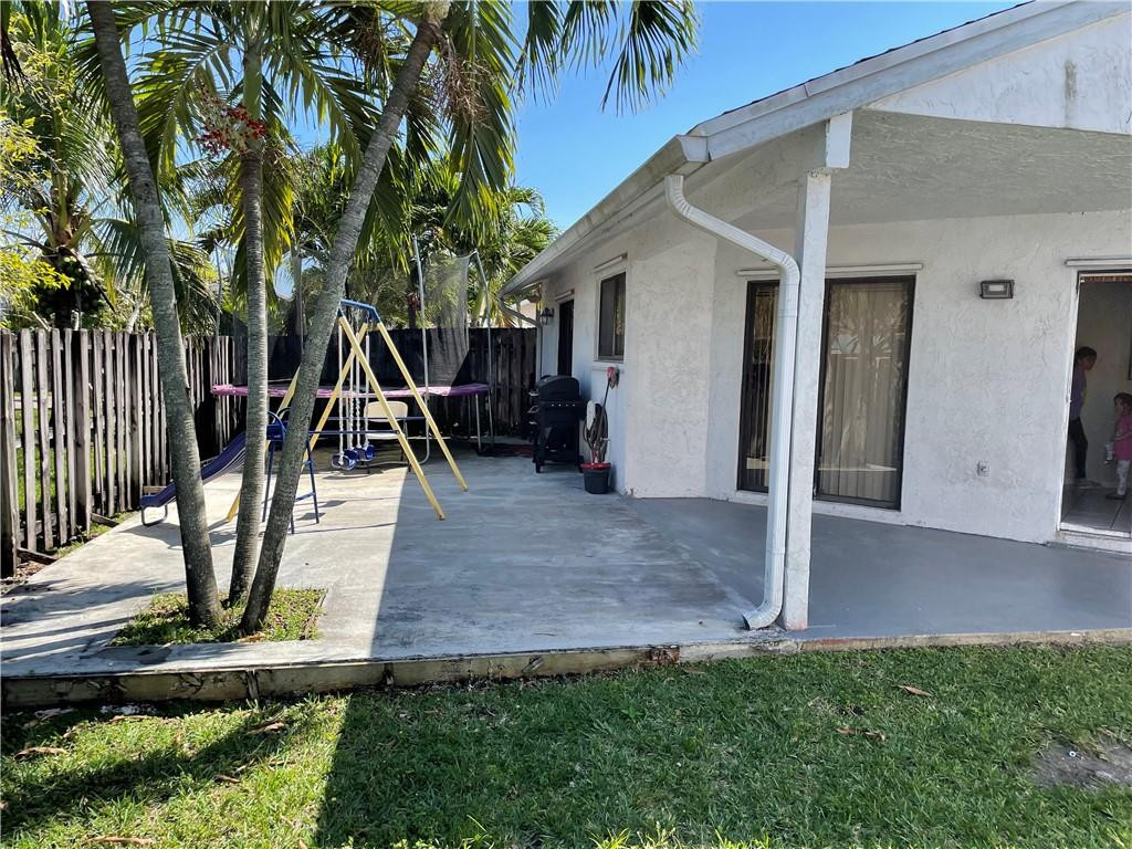 Pembroke Pines photo 4