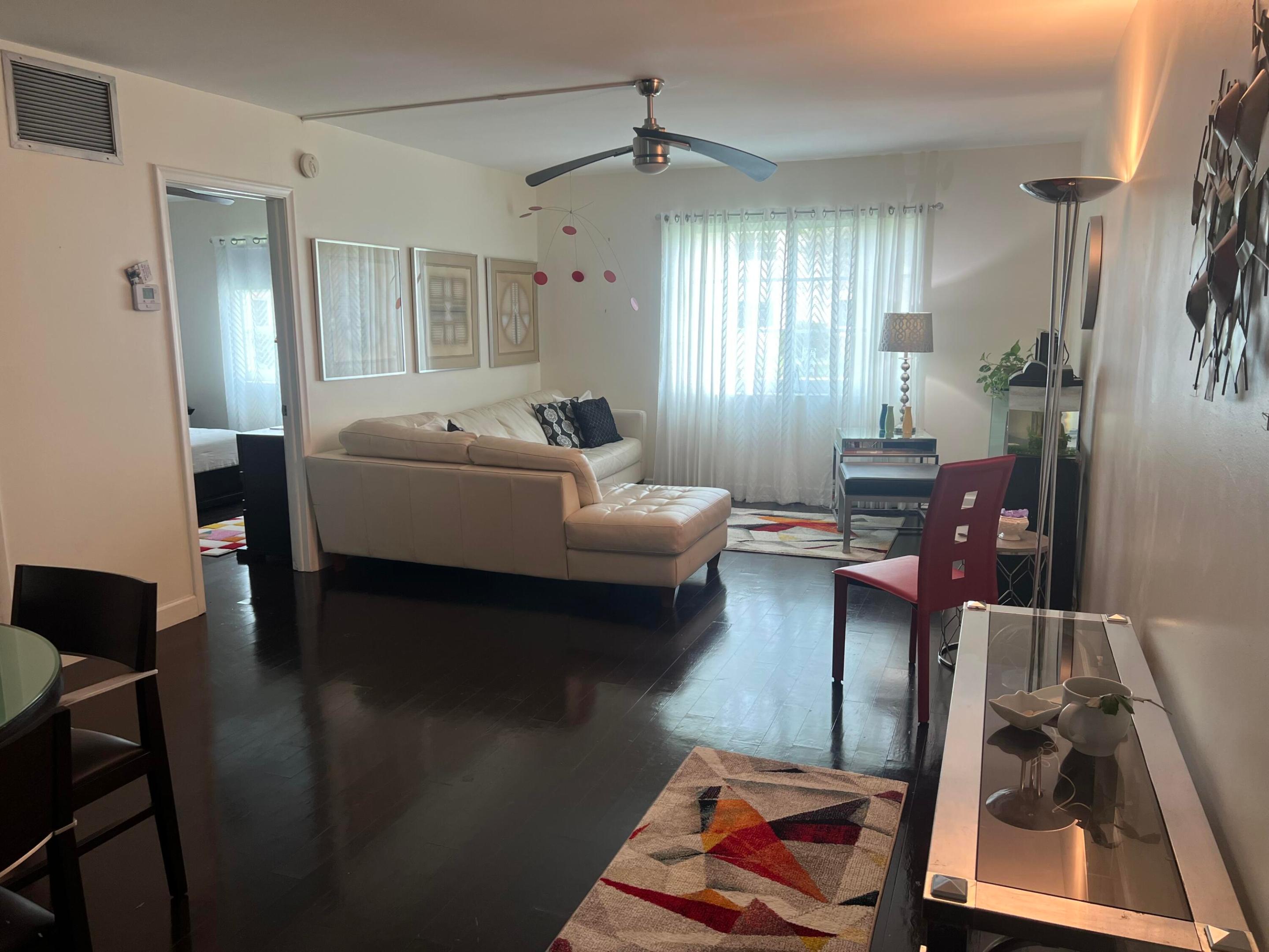Wilton Manors photo 3