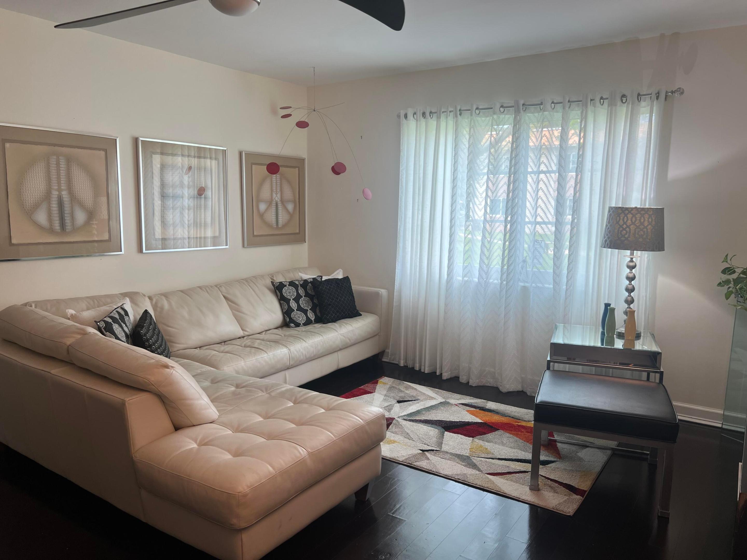 Wilton Manors photo 4
