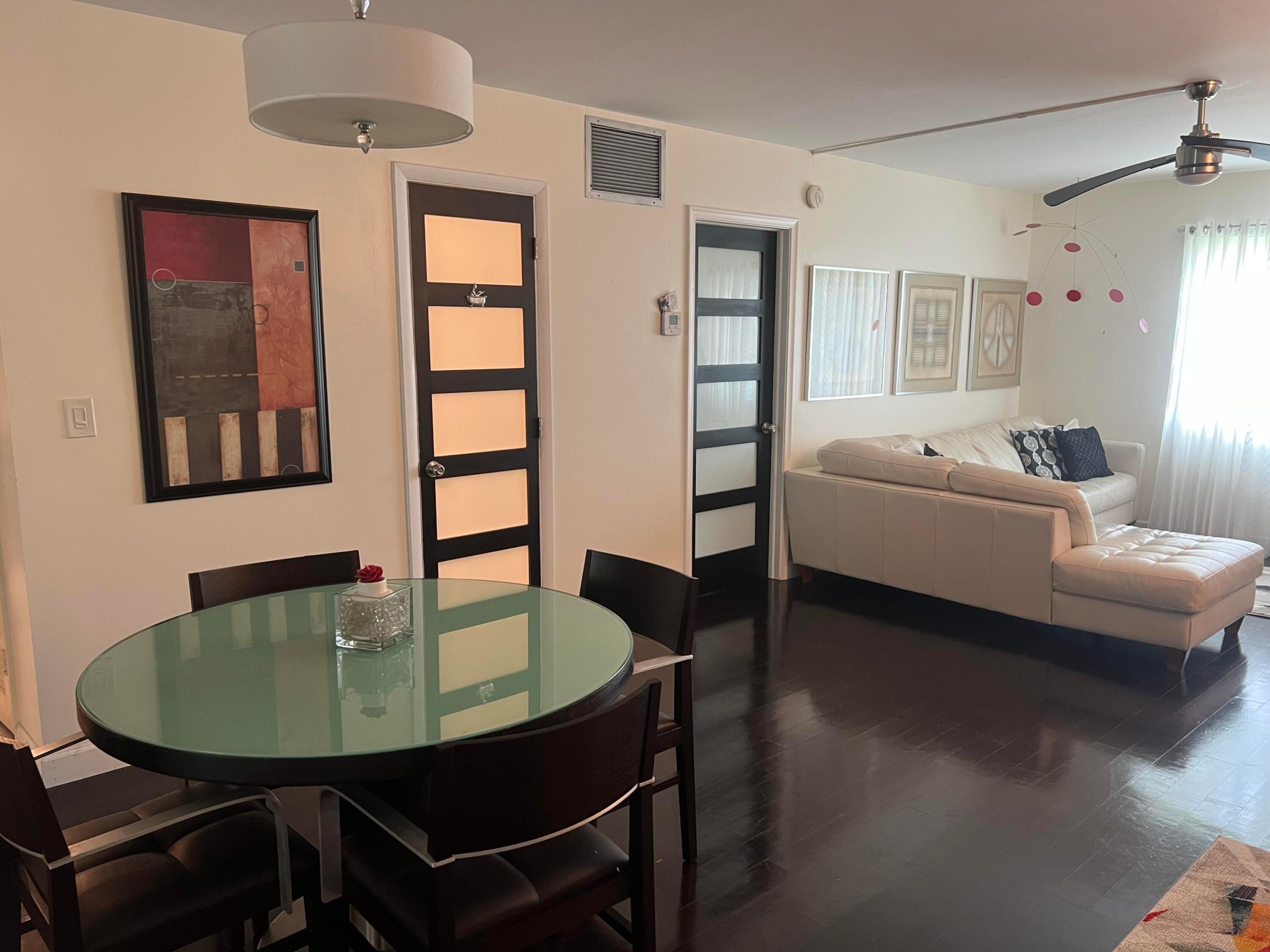 Wilton Manors photo 5