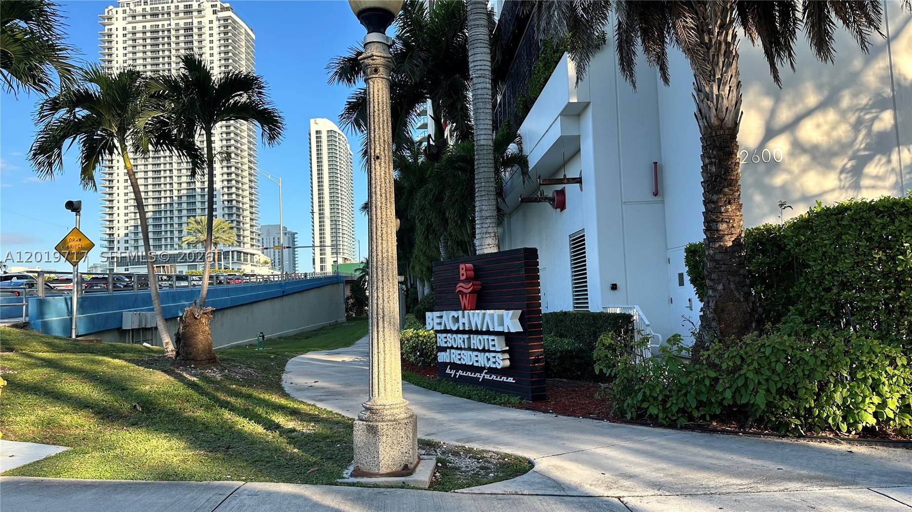 Hallandale Beach photo 2