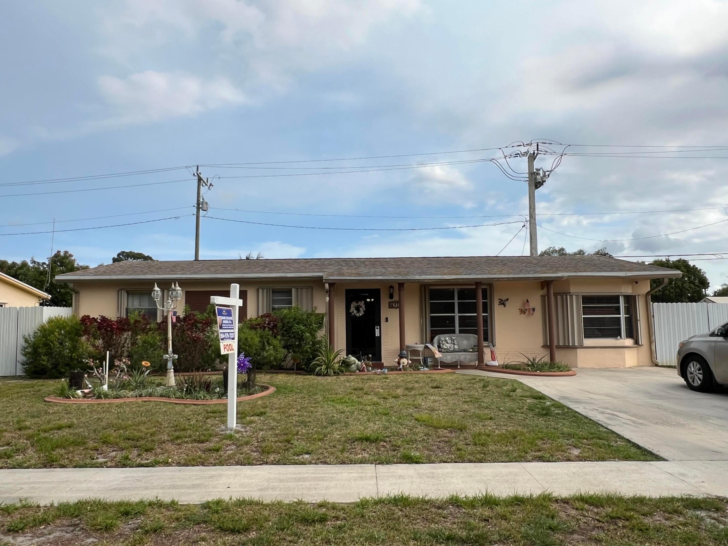 Pembroke Pines photo 1