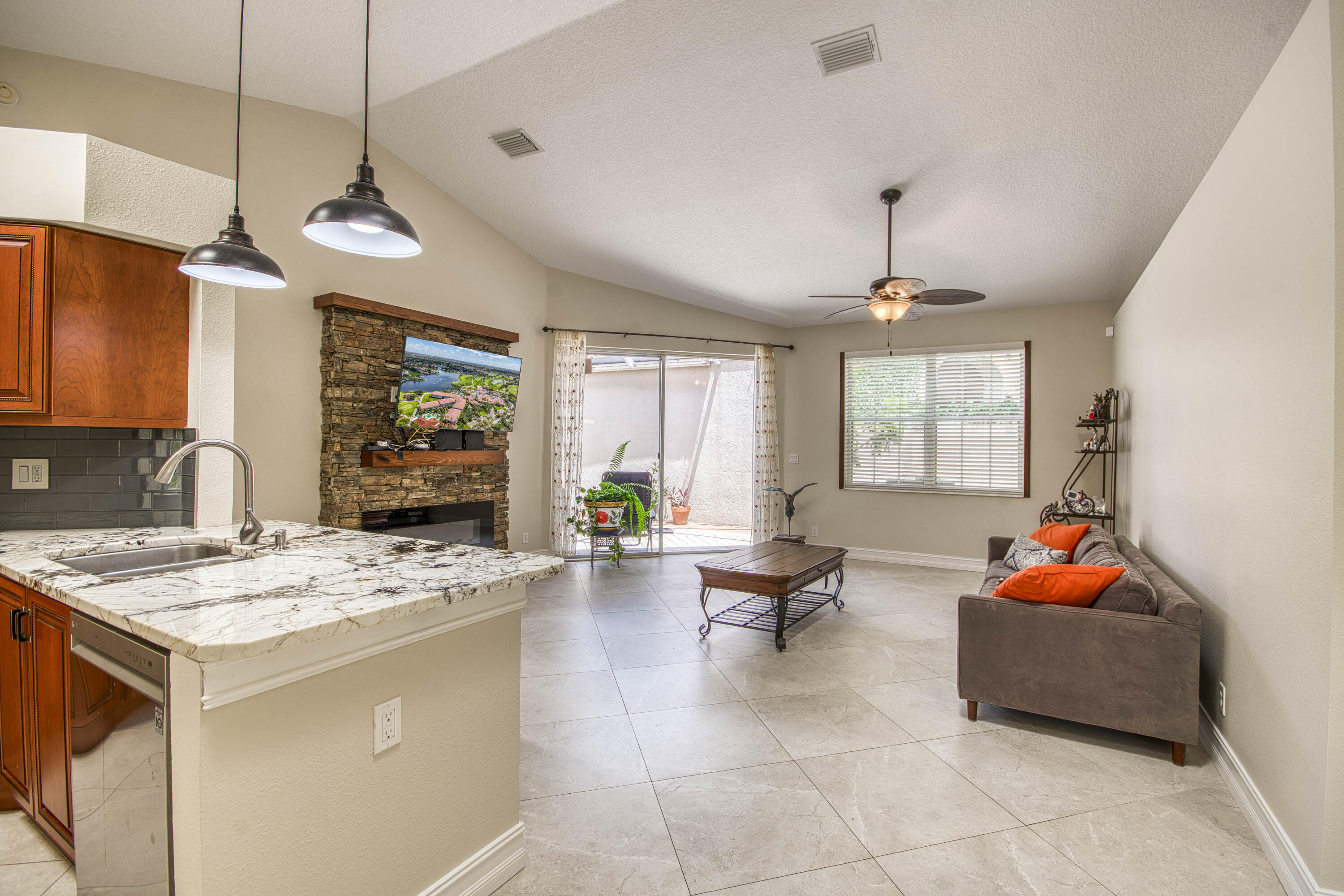 Palm Beach Gardens photo 2