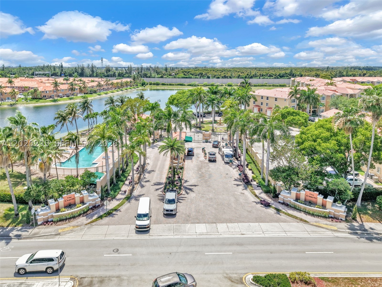Doral photo 2