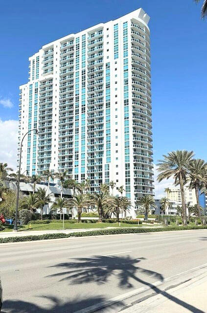 Hallandale Beach photo 2