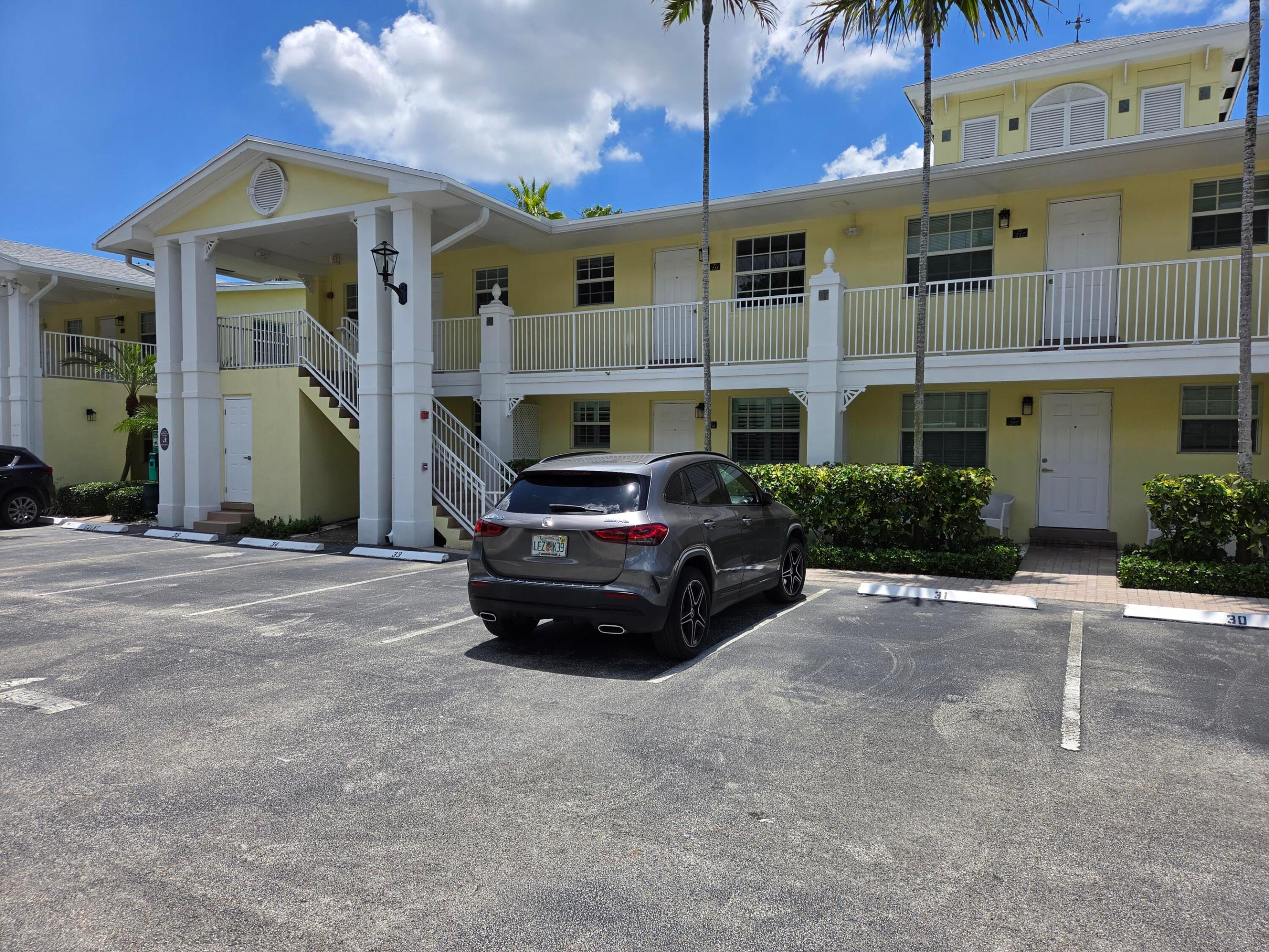 Wilton Manors photo 1
