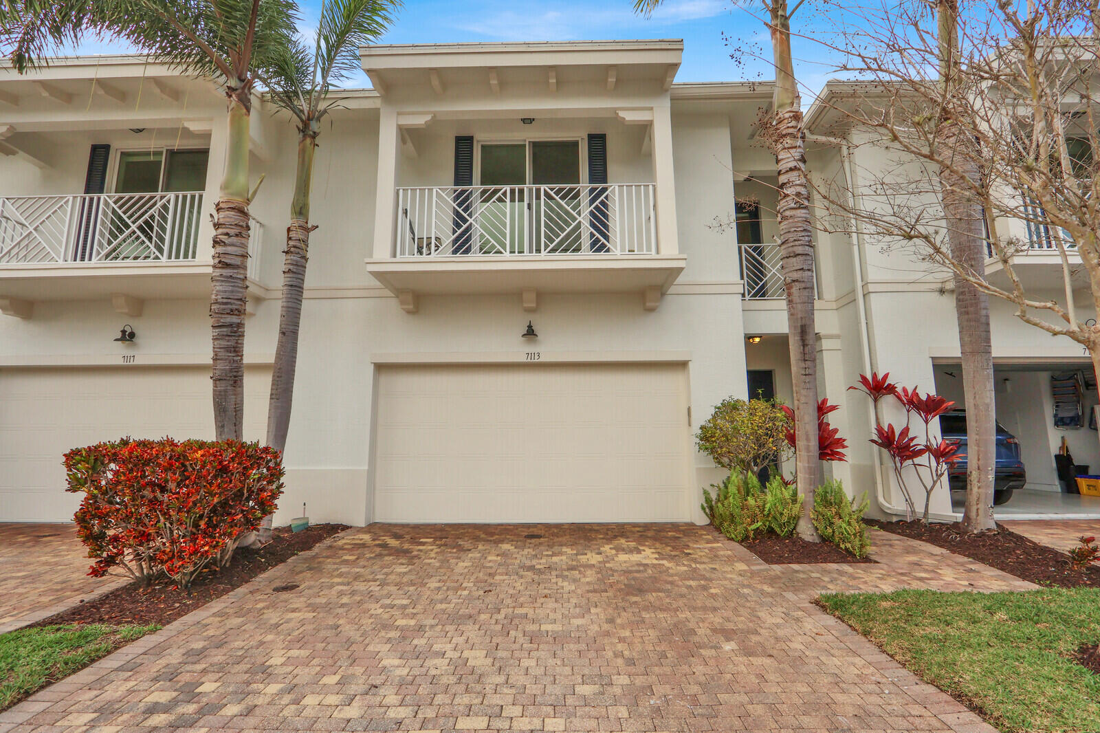 Palm Beach Gardens photo 1