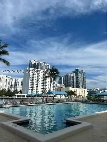 Hallandale Beach photo 2