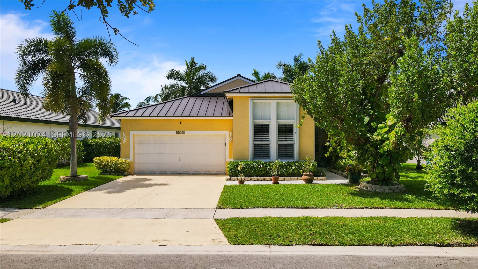 Pembroke Pines photo 1