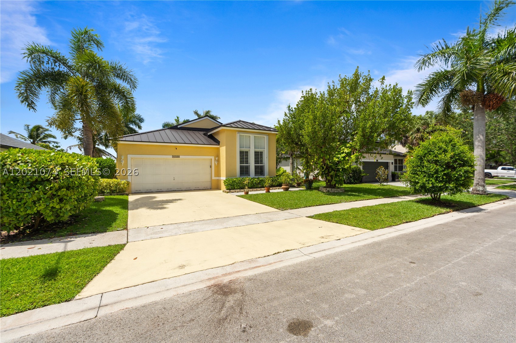 Pembroke Pines photo 2