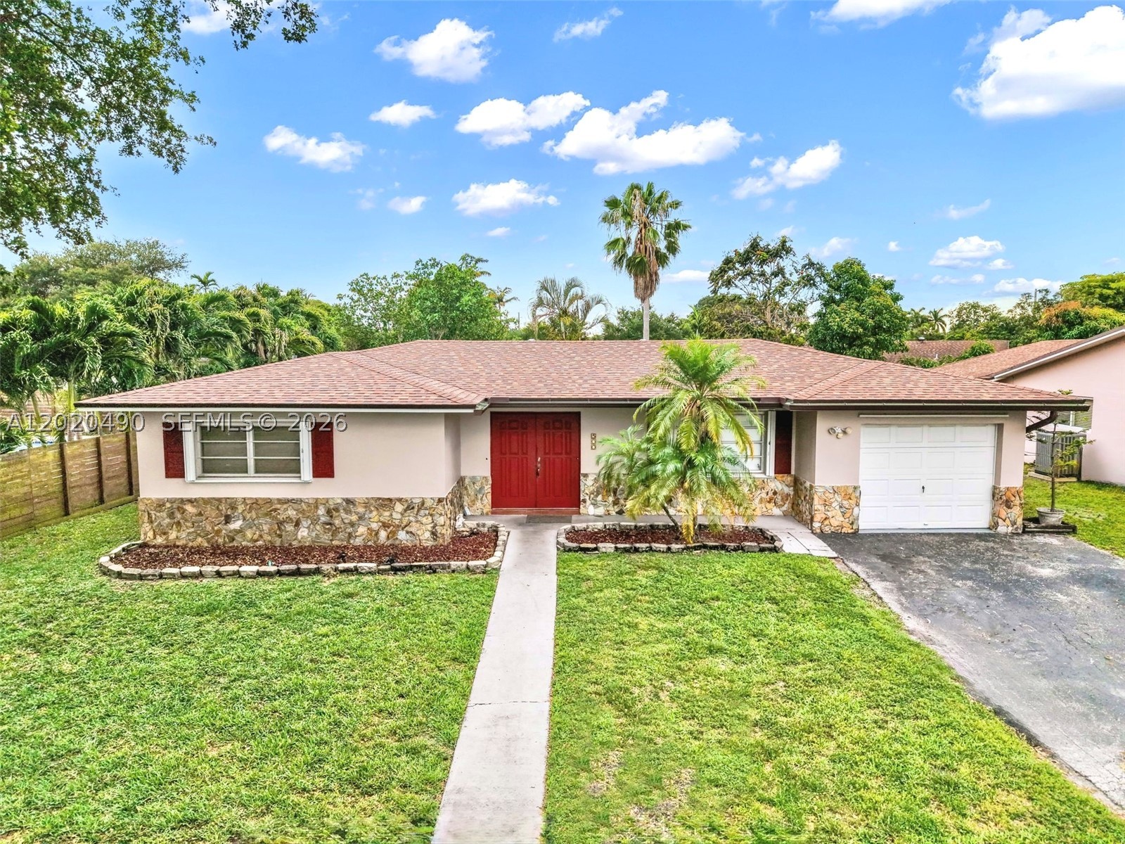 Pembroke Pines photo 1