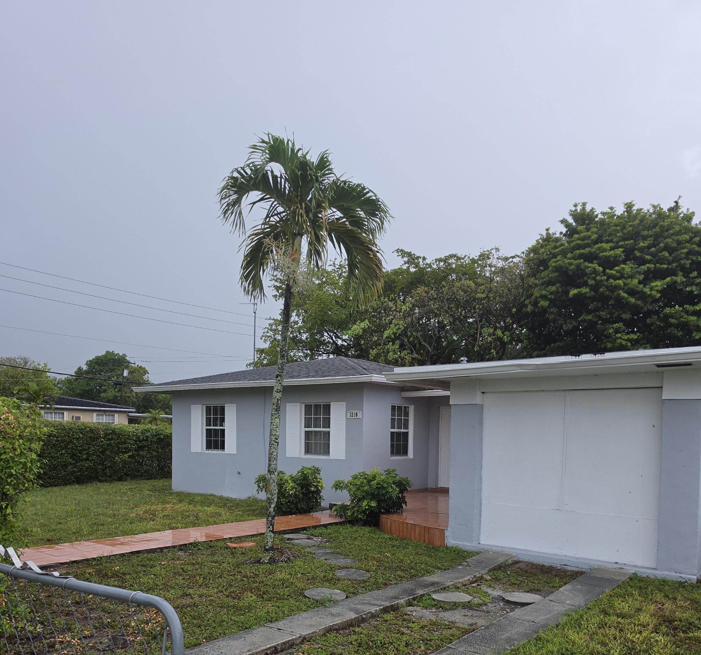 North Miami photo 1