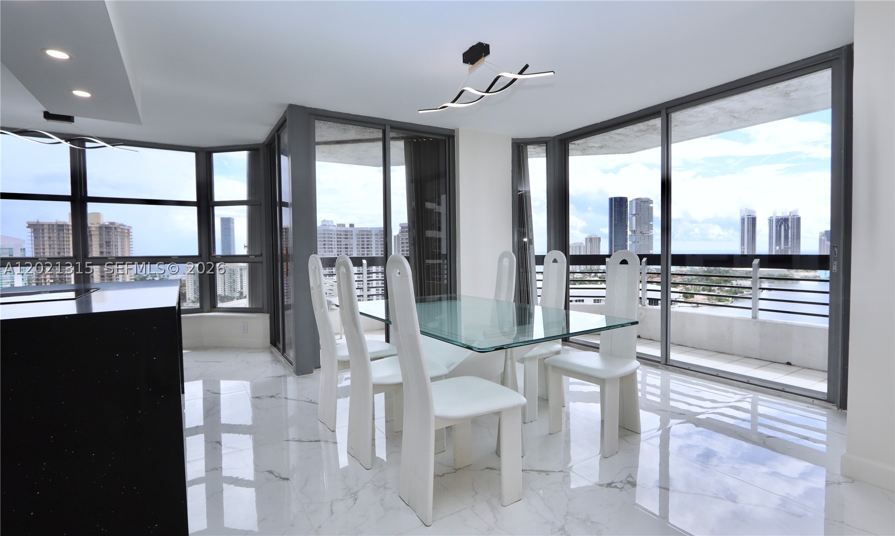 Aventura photo 1
