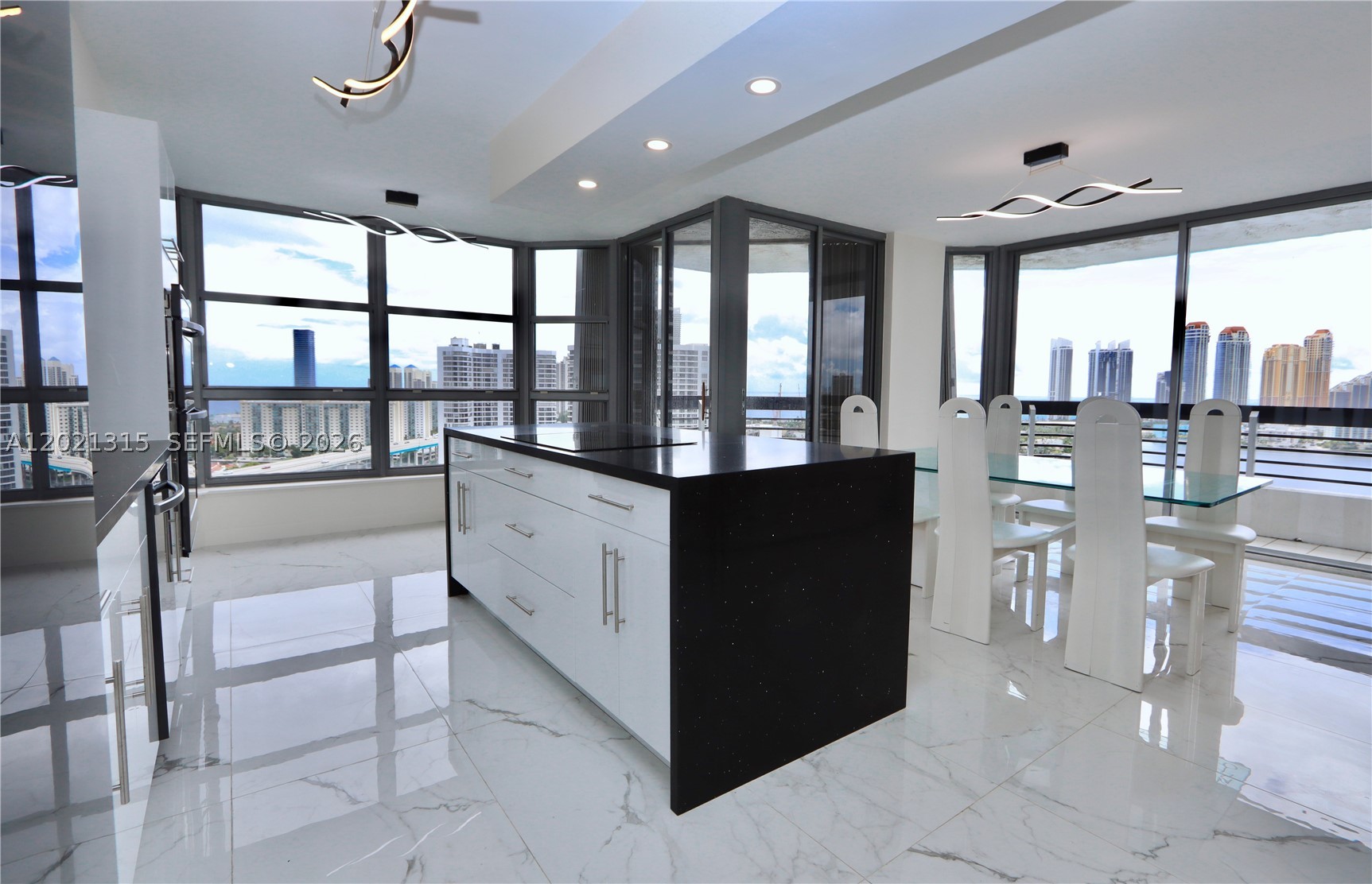 Aventura photo 4