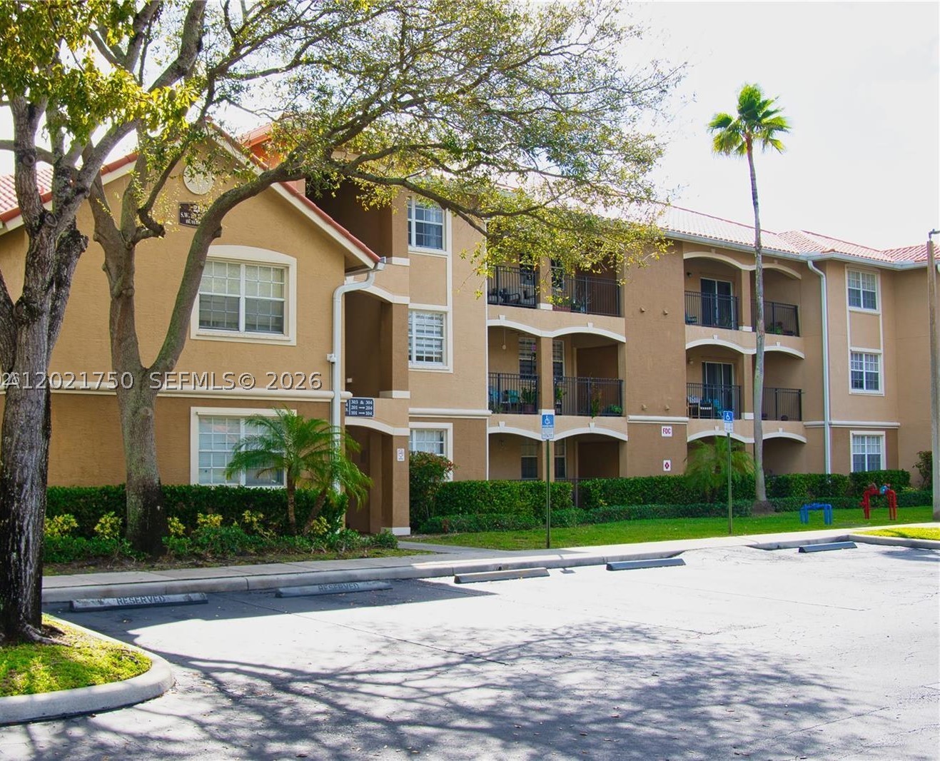 Pembroke Pines photo 1