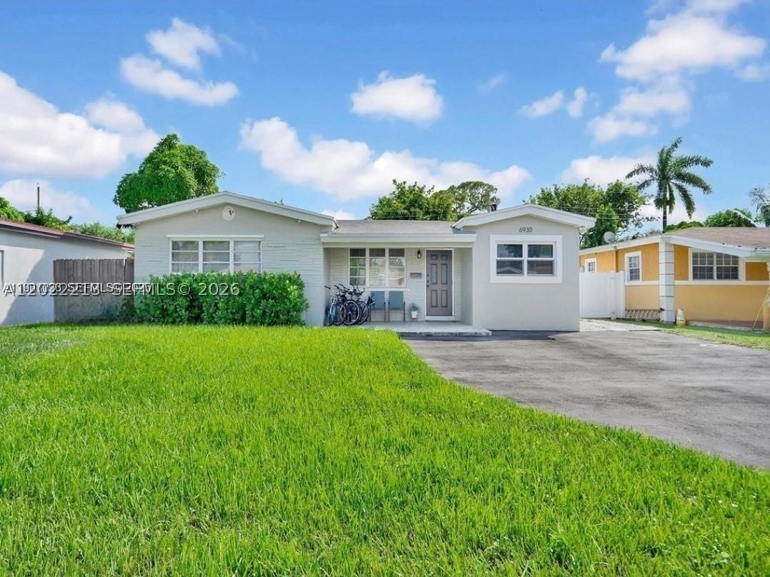 Pembroke Pines photo 1