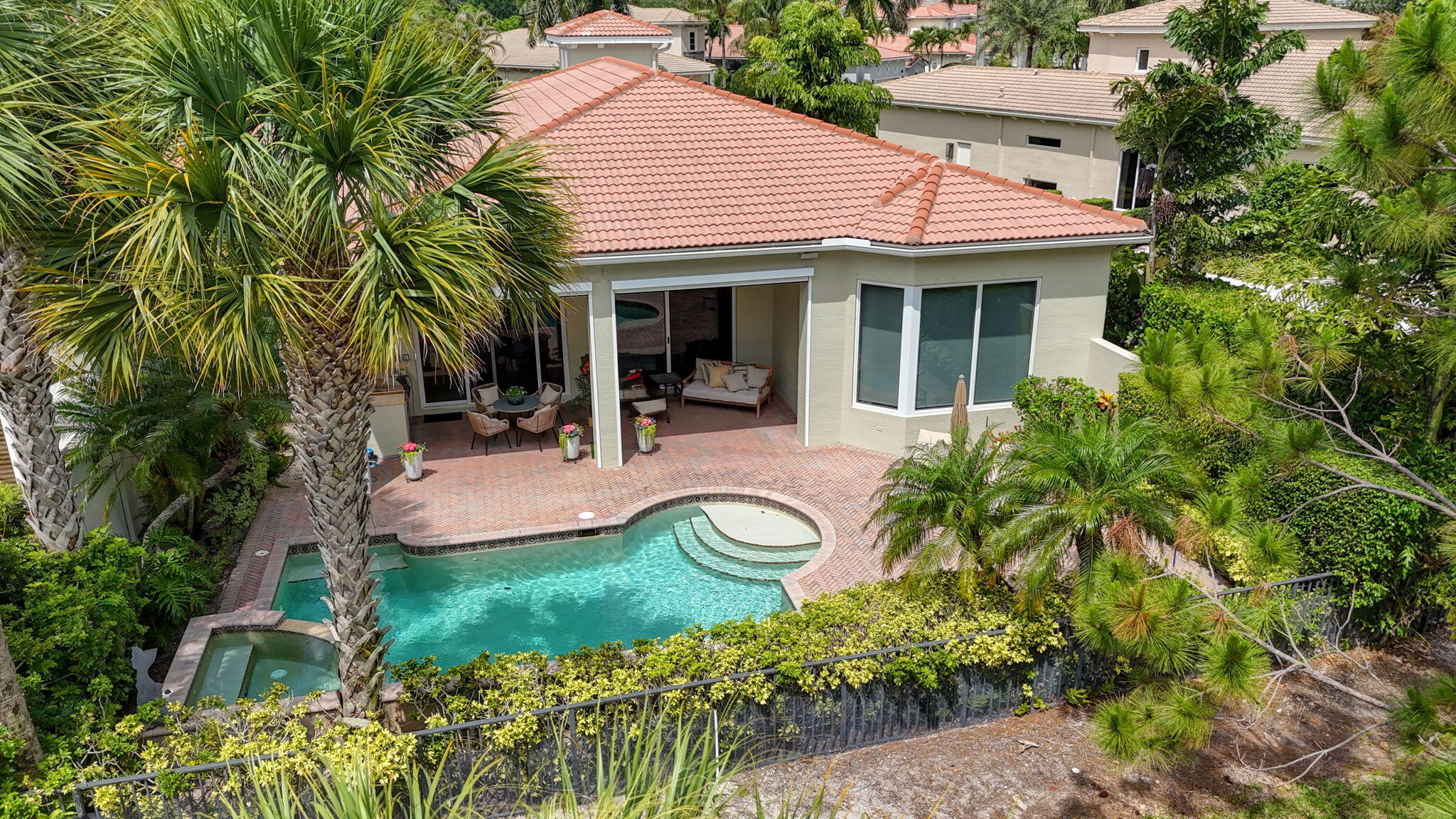 Palm Beach Gardens photo 2