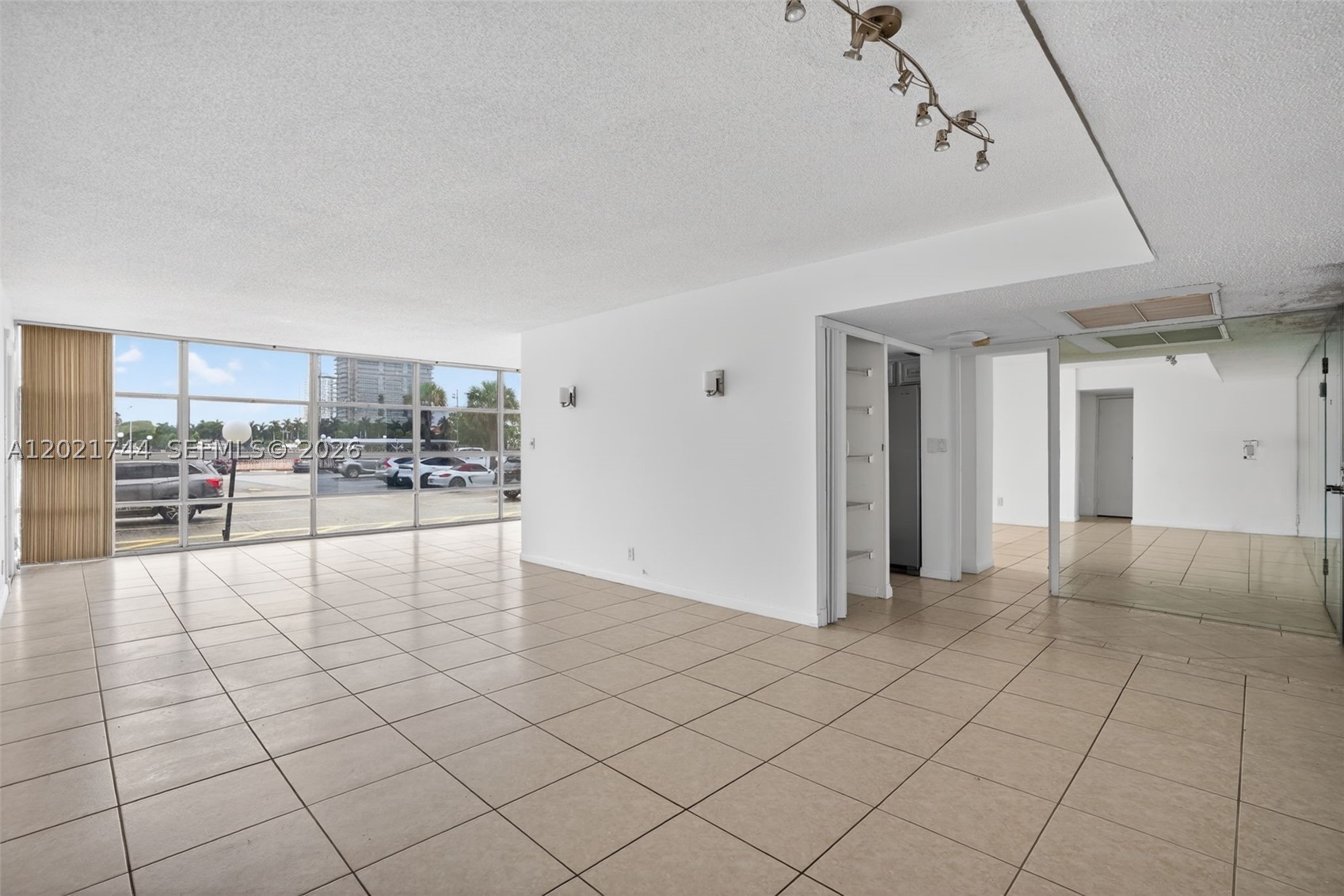 Hallandale Beach photo 1