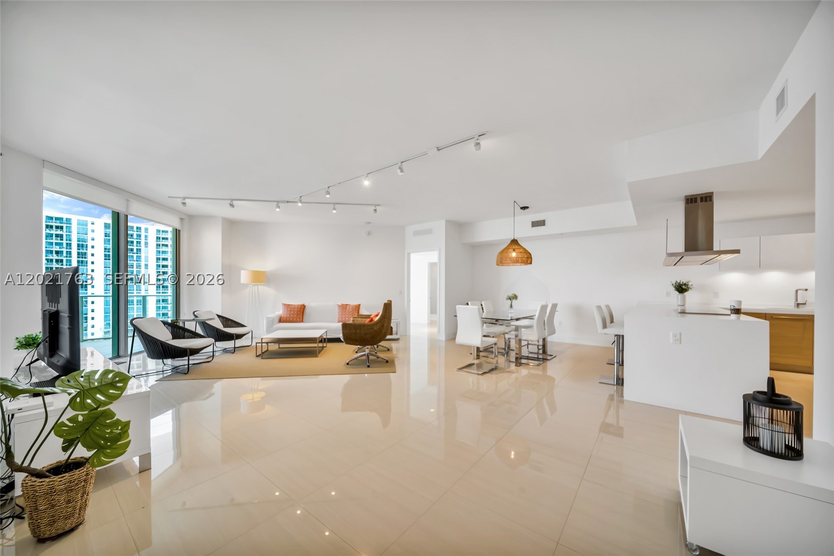 North Miami Beach photo 2