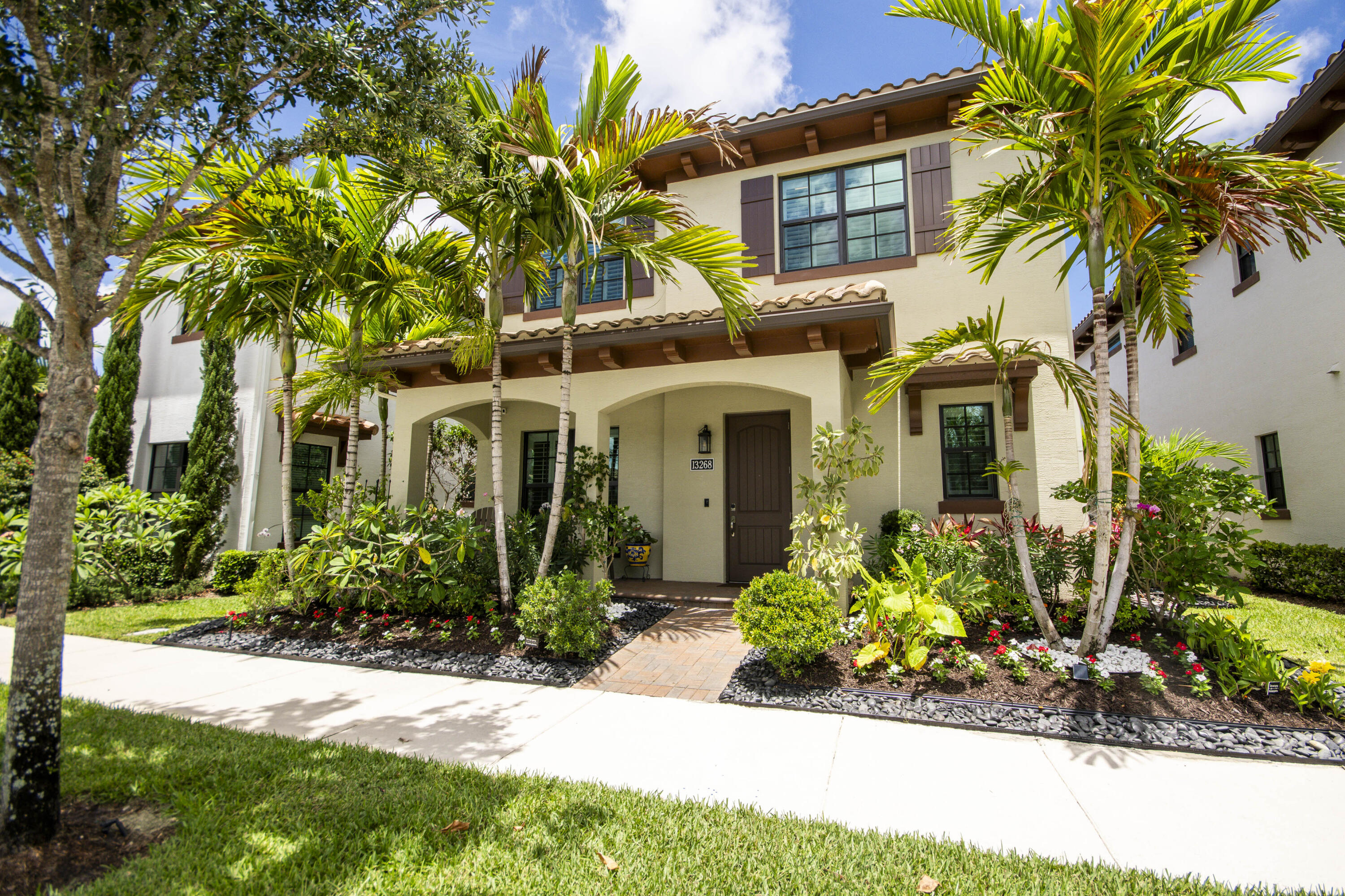 Palm Beach Gardens photo 2