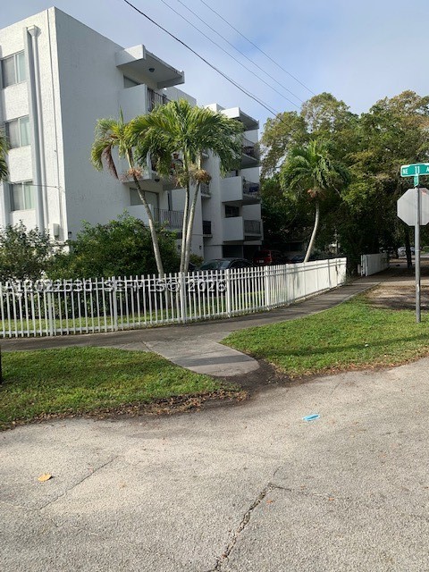 North Miami photo 2