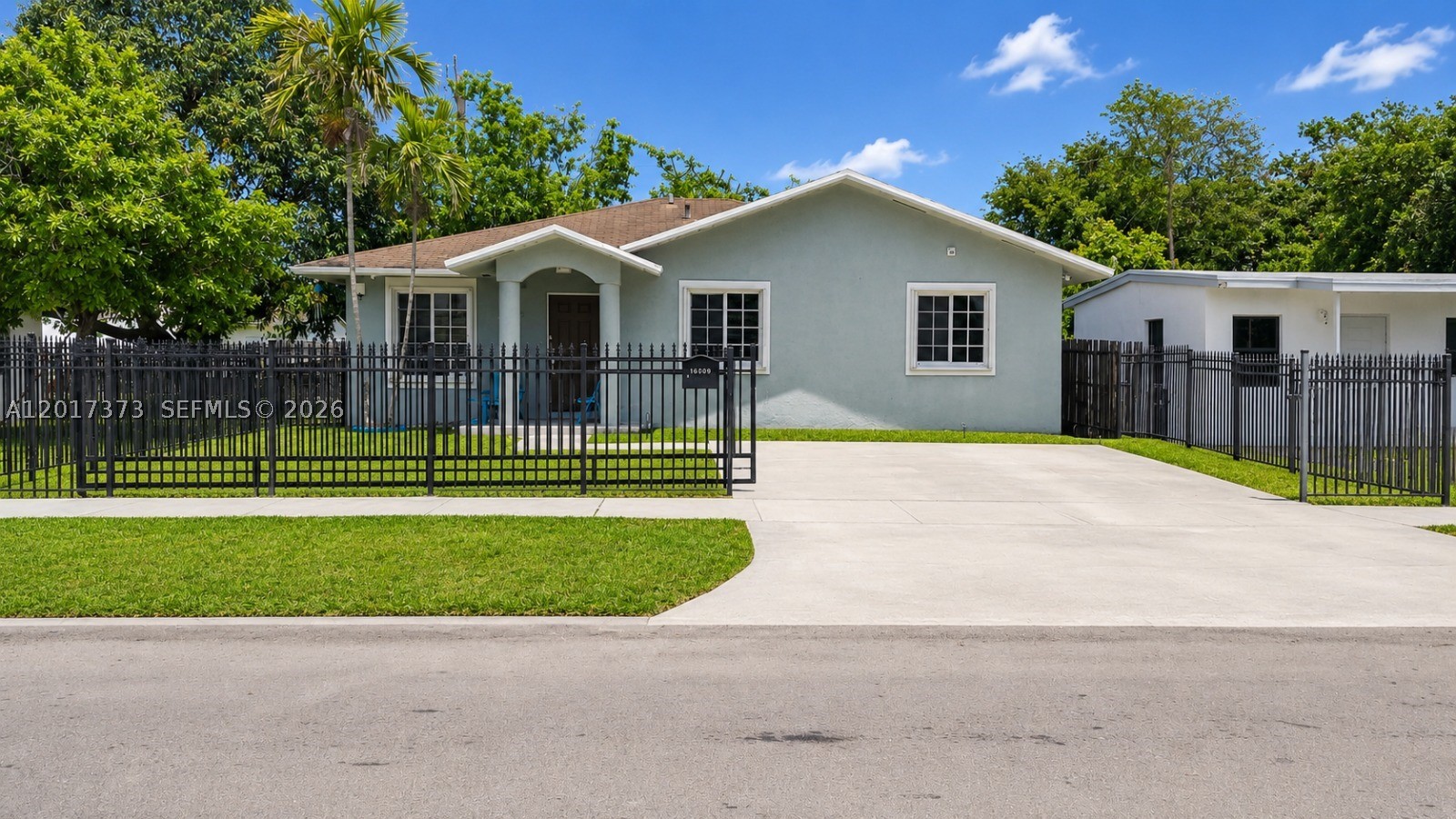 Miami Gardens photo 1