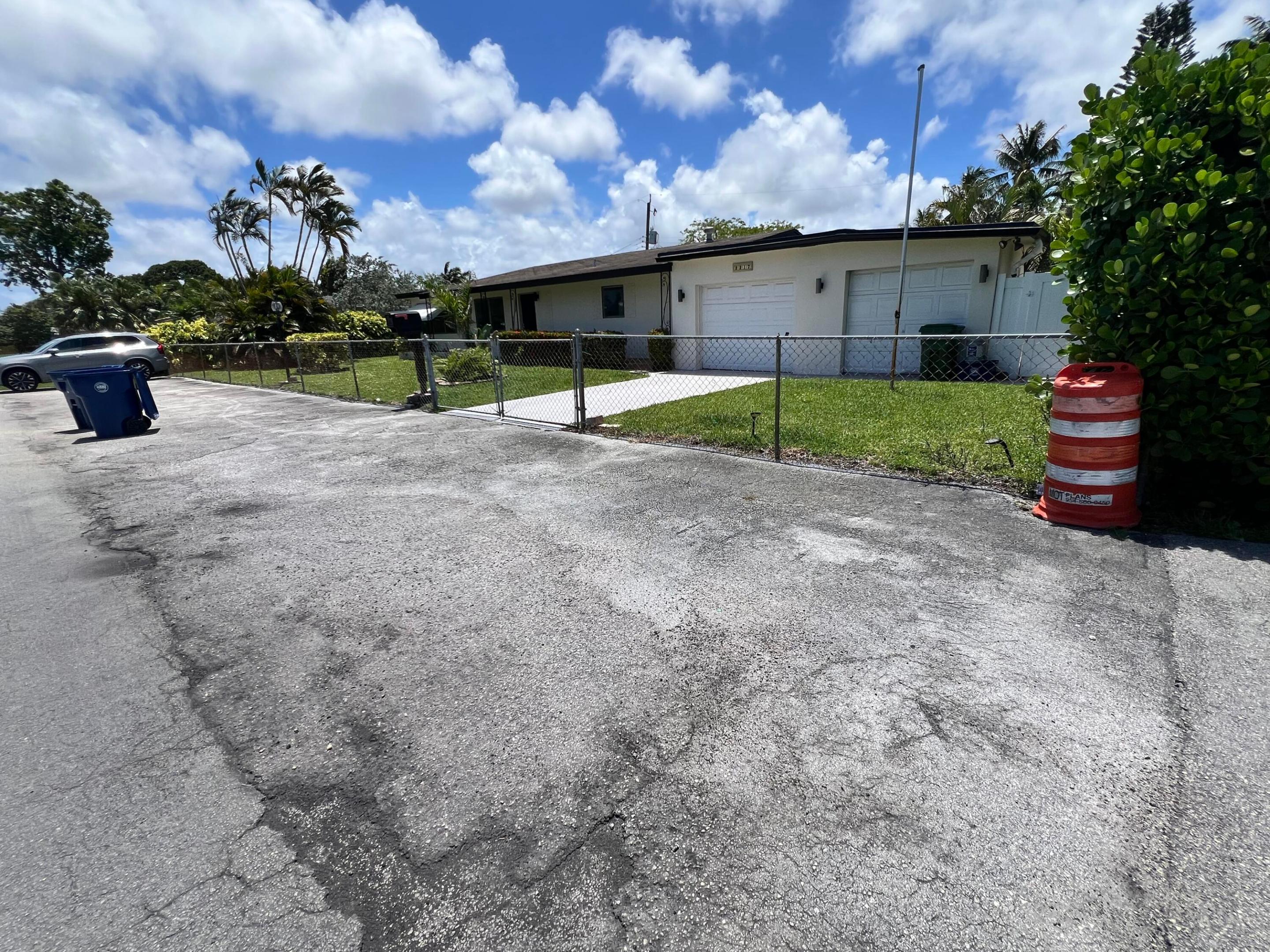 Wilton Manors photo 2