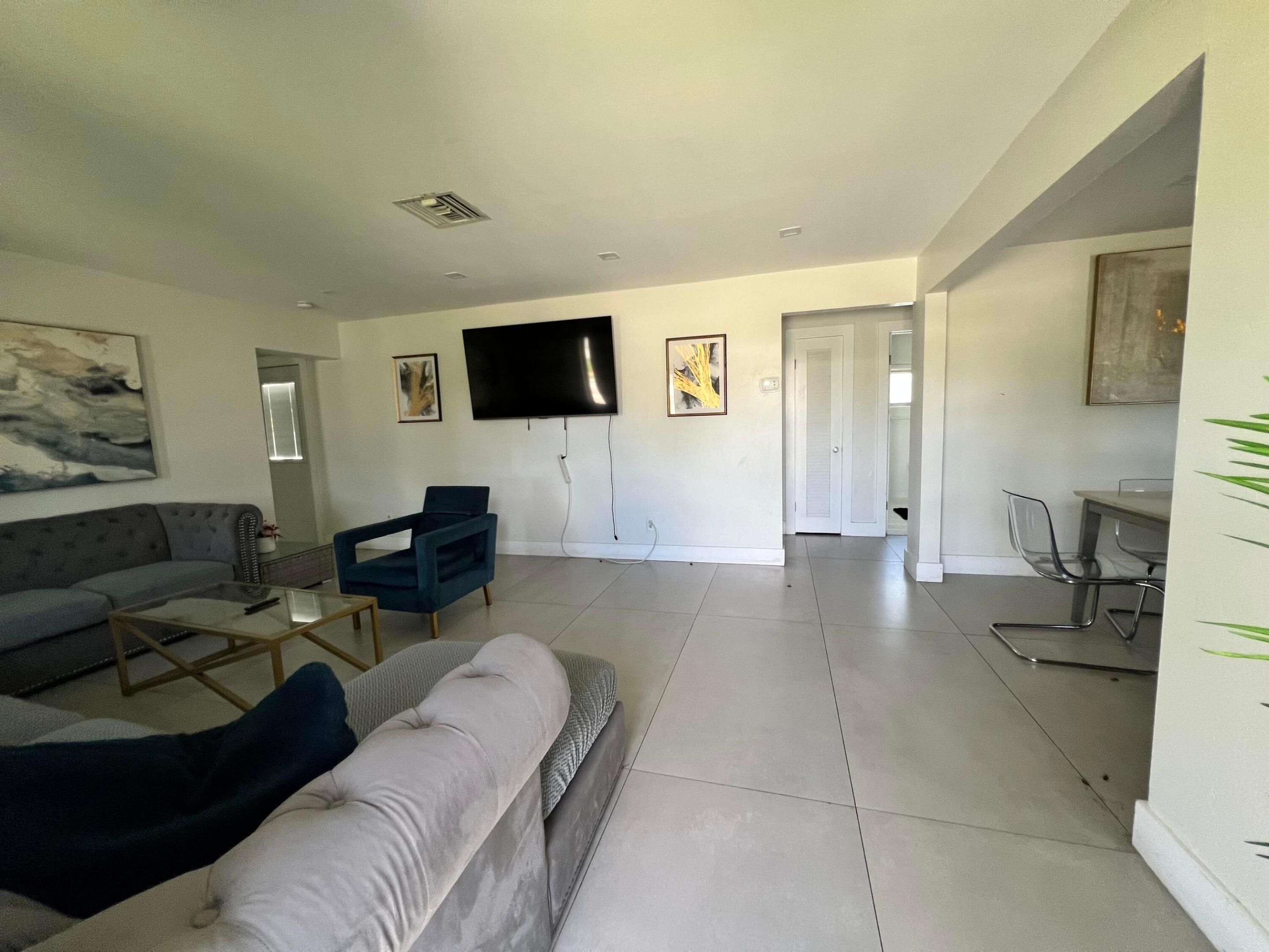 Wilton Manors photo 4