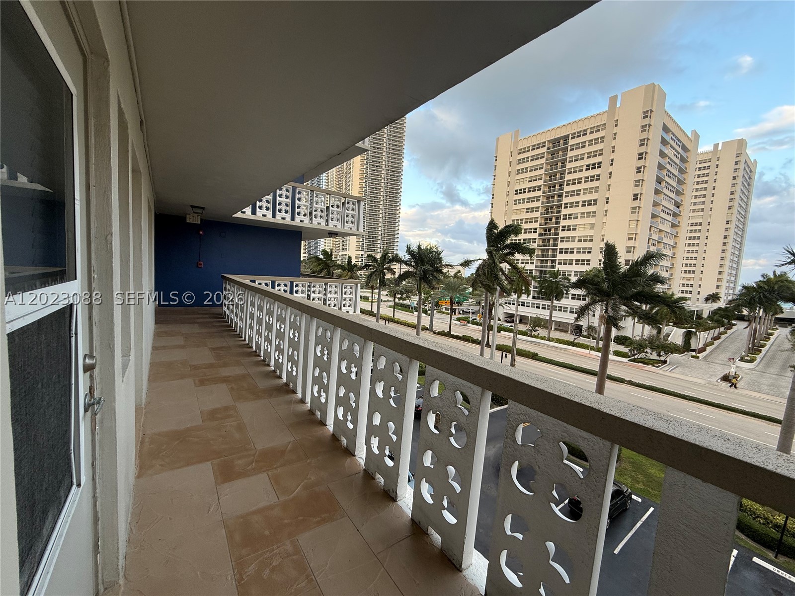 Hallandale Beach photo 2