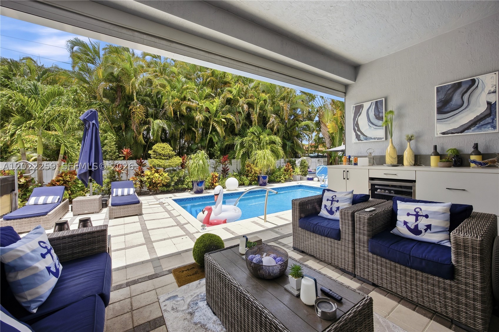 Wilton Manors photo 2