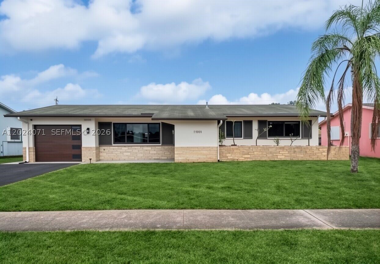 Pembroke Pines photo 1