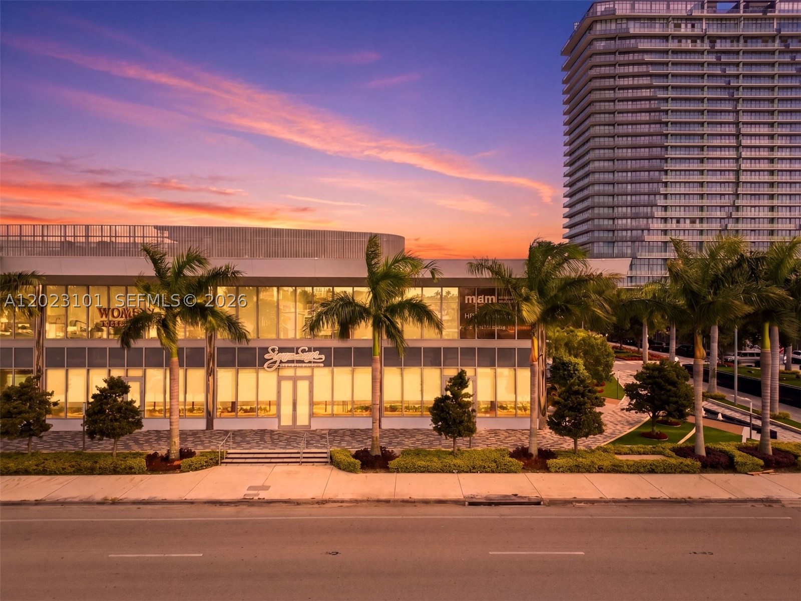 Hallandale Beach photo 2