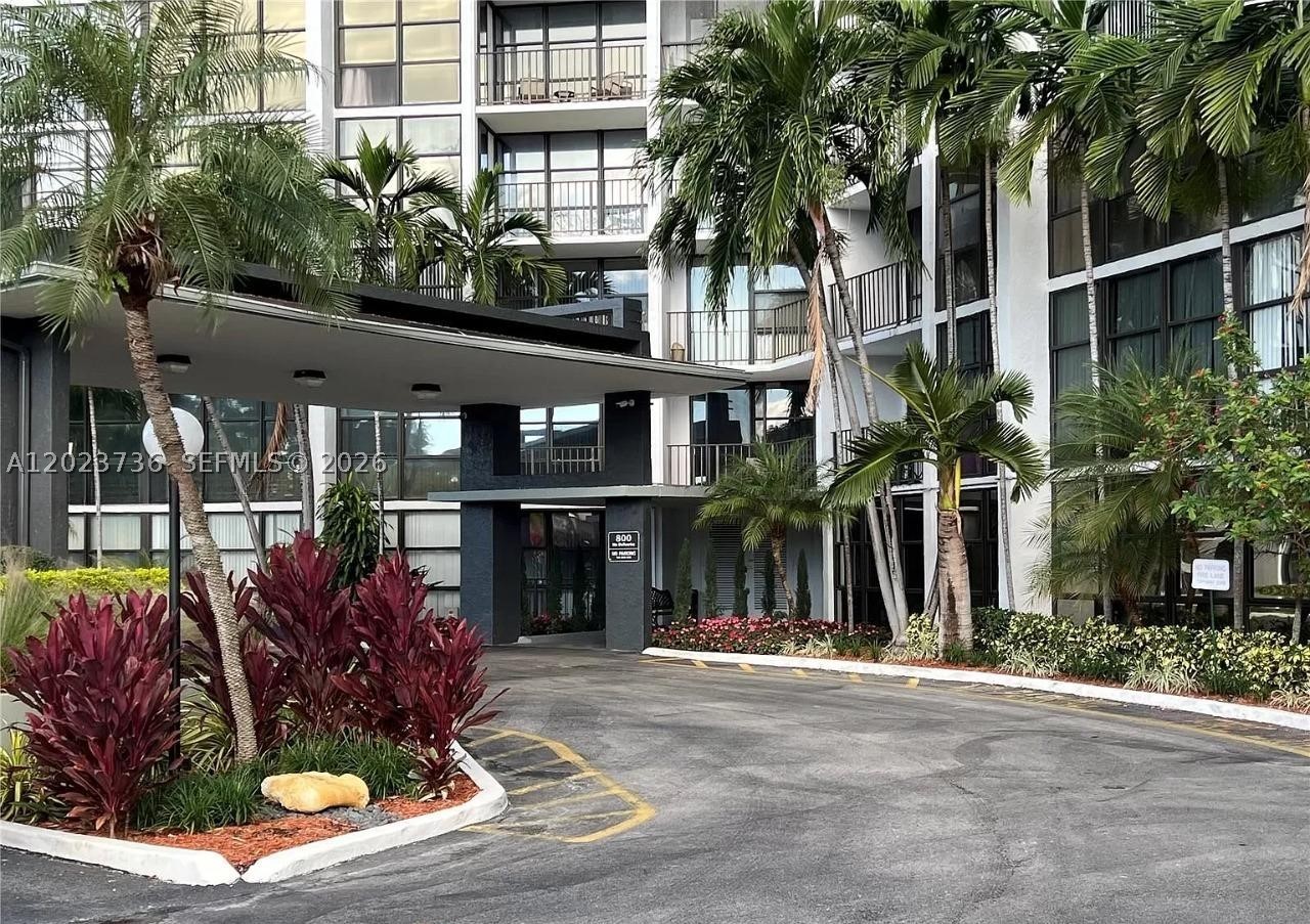 Hallandale Beach photo 2