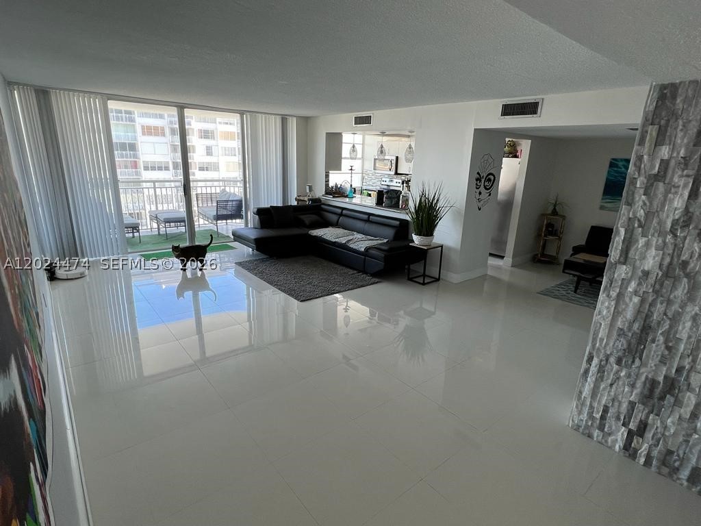 Aventura photo 4