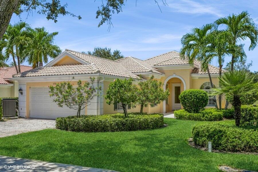 Palm Beach Gardens photo 1